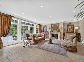 211 Hillturn Lane, Roslyn Heights NY 11577