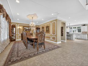 211 Hillturn Lane, Roslyn Heights NY 11577