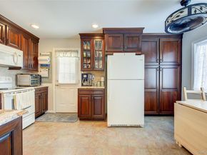 12 Crescent Lane, Levittown NY 11756
