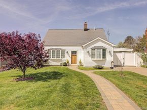 12 Crescent Lane, Levittown NY 11756