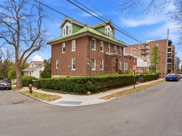 128 Parkway N, Yonkers NY 10704