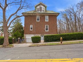 128 Parkway N, Yonkers NY 10704