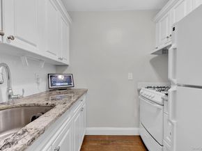 3 Birchwood Court 3H, Mineola NY 11501