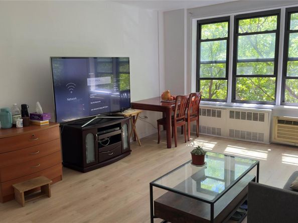 58-03 Calloway Street 4H, Corona NY 11368