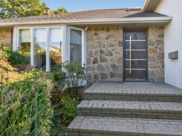 11 Sunbeam Road, Syosset NY 11791