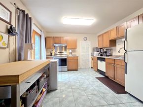 19 Hartsdale Lane, Coram NY 11727