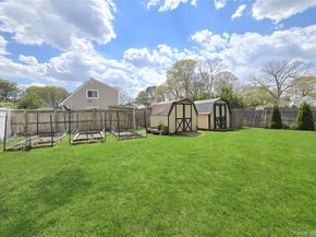 19 Hartsdale Lane, Coram NY 11727