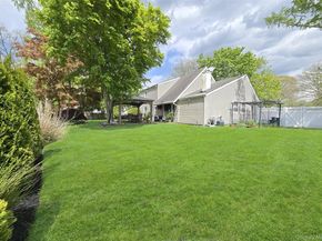 19 Hartsdale Lane, Coram NY 11727