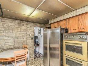 325 N Service Road, Roslyn Heights NY 11577