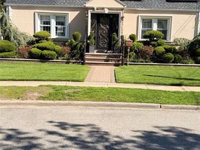 14 Plymouth Street, New Hyde Park NY 11040