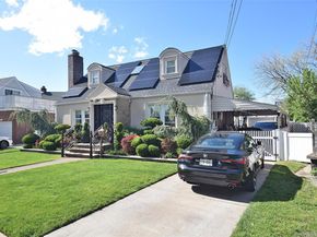 14 Plymouth Street, New Hyde Park NY 11040