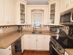 14 Plymouth Street, New Hyde Park NY 11040