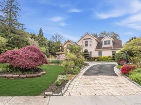 21 Chauncey Place, Woodbury NY 11797