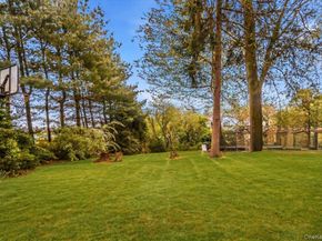 21 Chauncey Place, Woodbury NY 11797