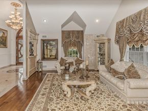 21 Chauncey Place, Woodbury NY 11797