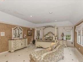21 Chauncey Place, Woodbury NY 11797