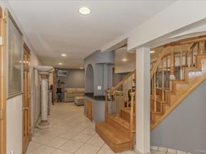 21 Chauncey Place, Woodbury NY 11797