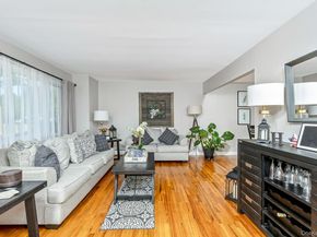 5 Regina Court, Huntington Station NY 11746