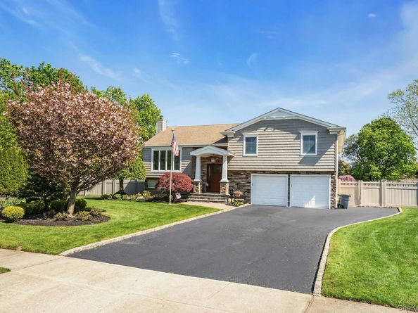 101 Hayrick Lane, Commack NY 11725