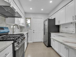 382 Old Country Road, Mineola NY 11501