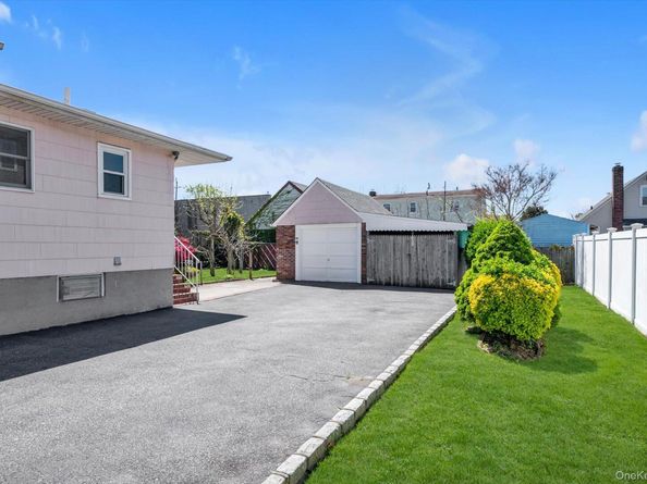 1353 Kiefer Avenue, Elmont NY 11003