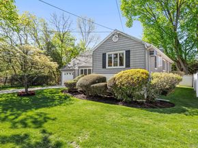1076 Melissa Lane, North Bellmore NY 11710