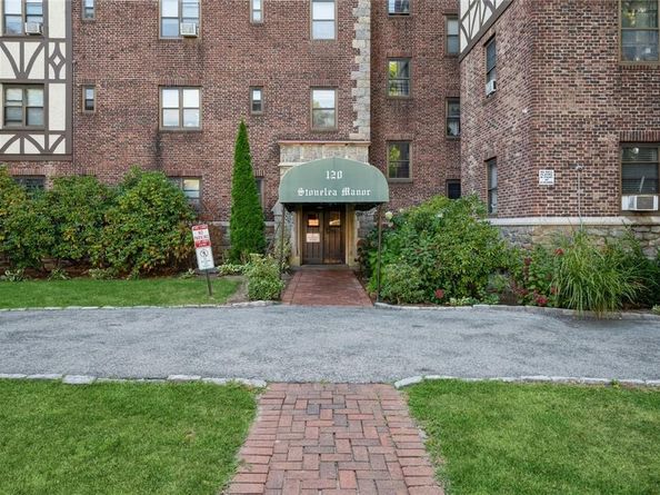 120 Stonelea Place 3G, New Rochelle NY 10801