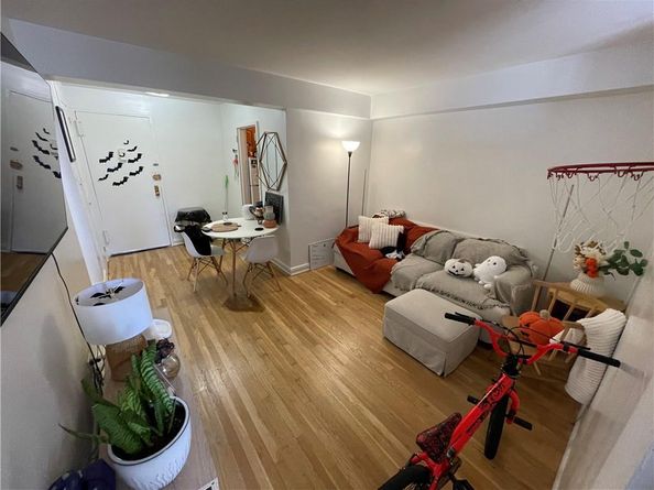 3184 Grand Concourse 7H, Bronx NY 10458