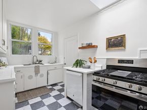 1851 10th Avenue, San Francisco CA 94122