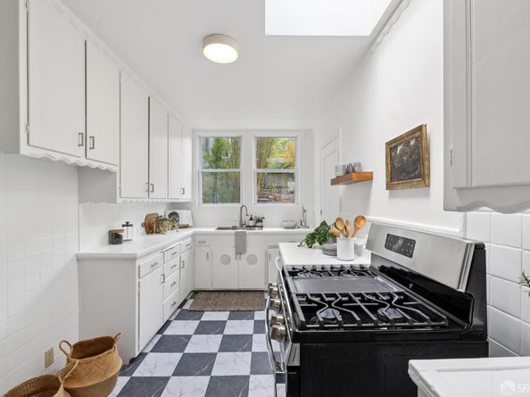 1851 10th Avenue, San Francisco CA 94122