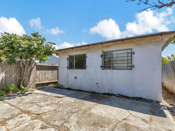 1741 Hellings Avenue, Richmond CA 94801