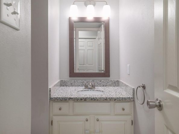 12709 Possum Hollow DR, Austin TX 78729