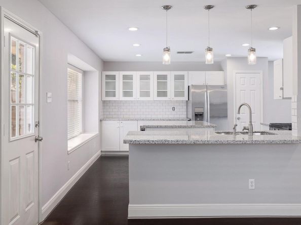12709 Possum Hollow DR, Austin TX 78729