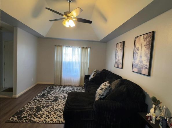 310 Raintree DR, Georgetown TX 78626