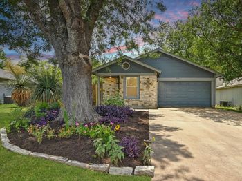 2703 Holly Springs CT