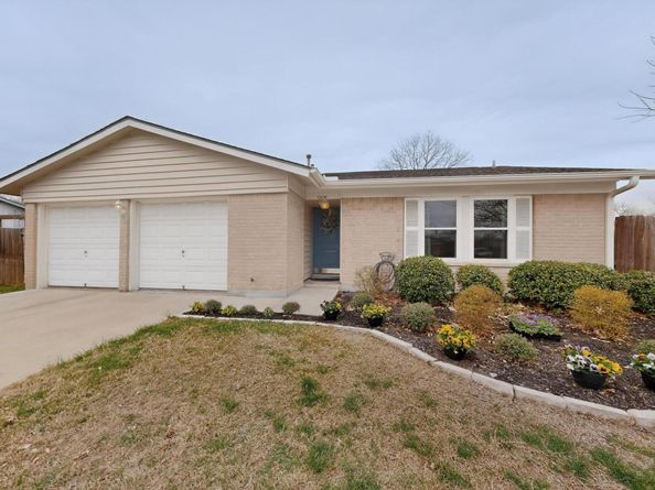1306 Lawnmont DR, Round Rock TX 78664