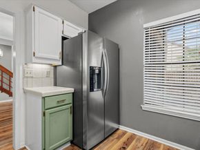 10819 Crown Colony DR 27, Austin TX 78747