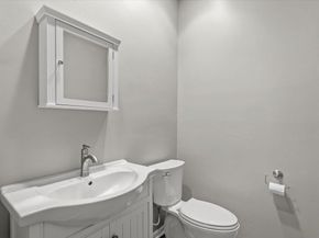 10819 Crown Colony DR 27, Austin TX 78747