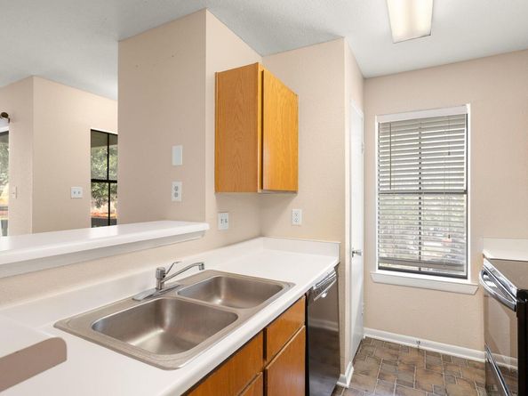 4500 E Oltorf ST C306, Austin TX 78741