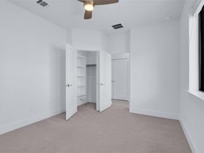 2050 Lohmans Spur RD 501, Lakeway TX 78734