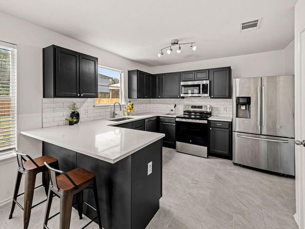 525 Meadow Park DR, Georgetown TX 78626