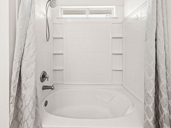 525 Meadow Park DR, Georgetown TX 78626