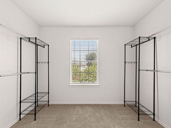 525 Meadow Park DR, Georgetown TX 78626