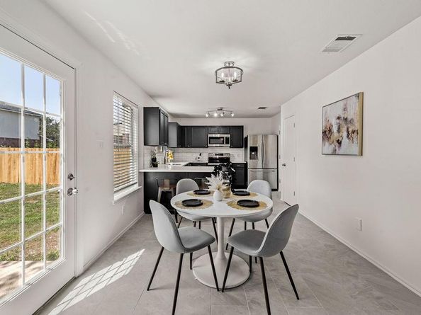 525 Meadow Park DR, Georgetown TX 78626