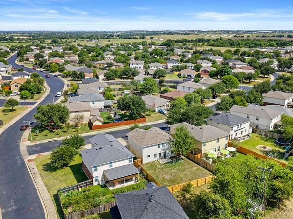 525 Meadow Park DR, Georgetown TX 78626