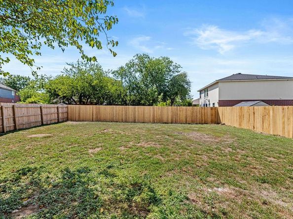 525 Meadow Park DR, Georgetown TX 78626