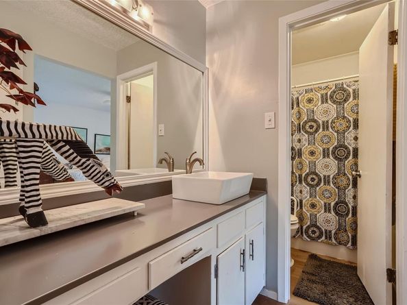 9206 Robins Nest LN, Austin TX 78729