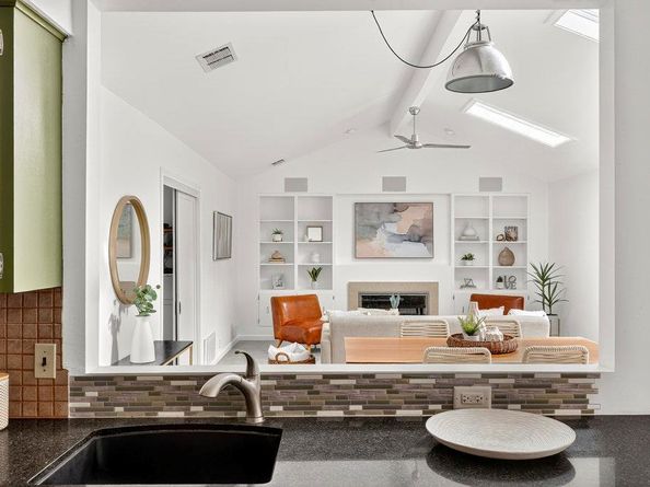 2202 Cypress PT E, Austin TX 78746