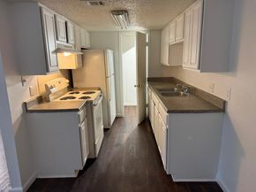 2124 Burton DR 251, Austin TX 78741