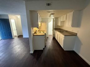 2124 Burton DR 251, Austin TX 78741